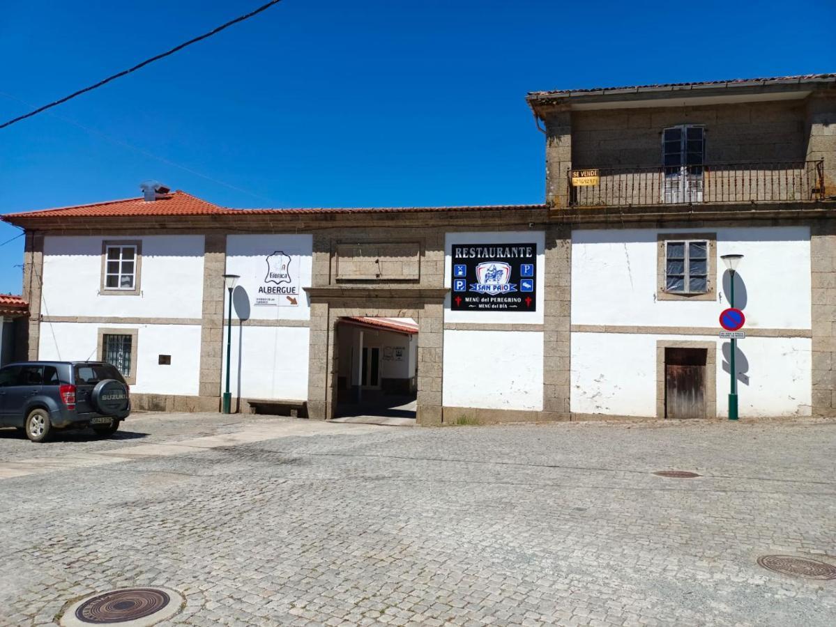 Albergue A Fabrica 라바콜라 외부 사진
